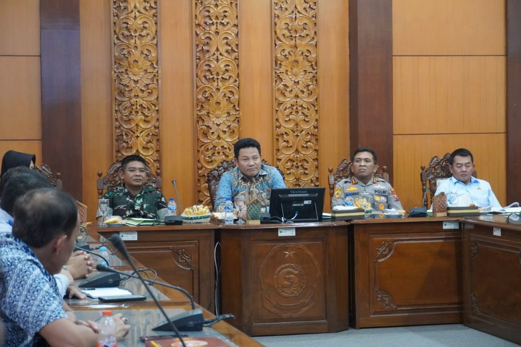 Tembok Banjarbendo Dibongkar, Jalan Perumahan Diintegrasi Rapat pengambilan putusan diopsroom Pemkab Sidoarjo