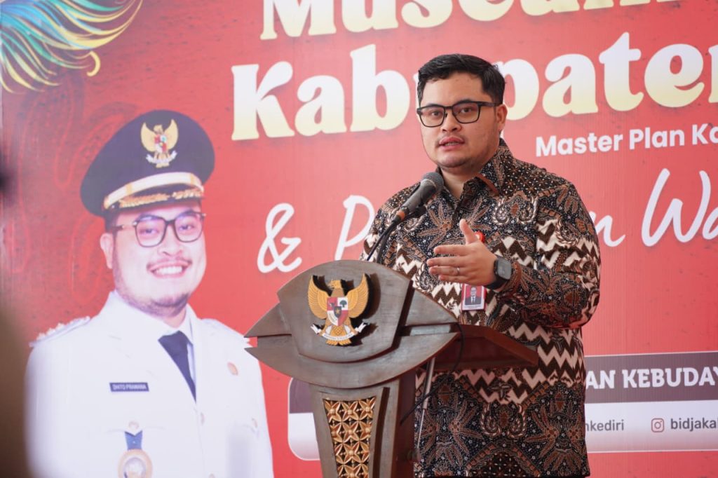 Bupati Kediri saat soft opening Museum Daerah Kabupaten Kediri, Kamis (25/12/2025). Doc: Humas Pemkab Kediri