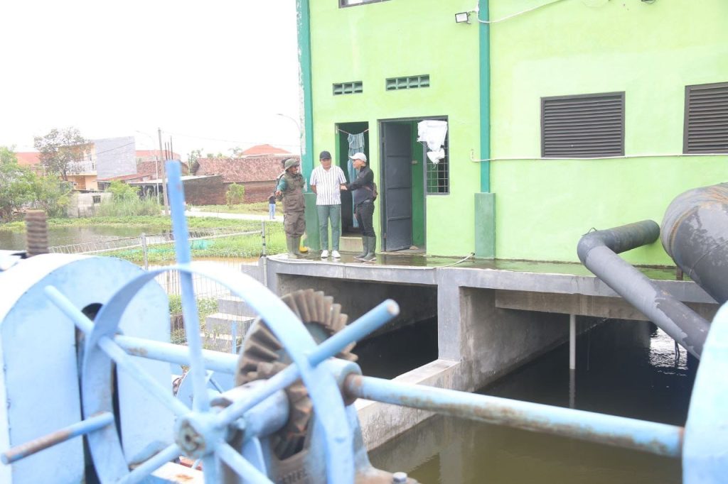 Proyek Rumah Pompa Kedungpeluk Alami Deviasi Besar Proyek rumah pompa Kedungpeluk Sidoarjo mengalami deviasi 46 persen (Nug/GOnews.id)