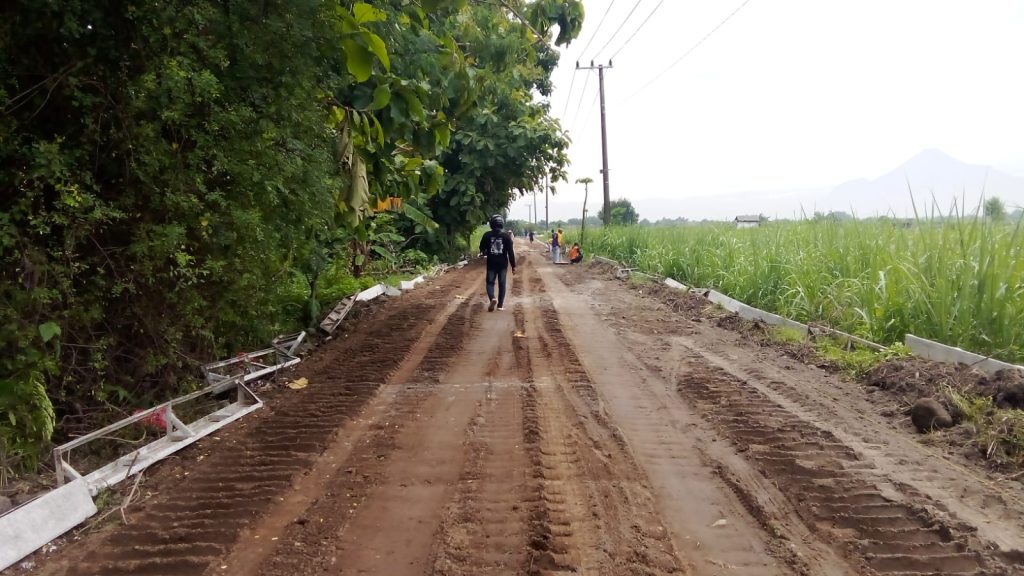 Proyek jalan desa Kedunguneng Mojokerto (HB/GOnews.id)