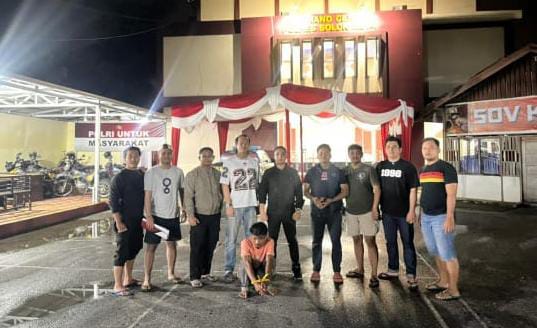Pencuri Toko Serba 35.000 di Solok Ditangkap dalam Sehari Tersangka pencurian Toko Serba 35.000 diamankan Satreskrim Polres Solok Kota usai pengungkapan cepat kurang dari 24 jam. Rabu (31/12/25) (Fhoto :Dioni/Gonews.id)