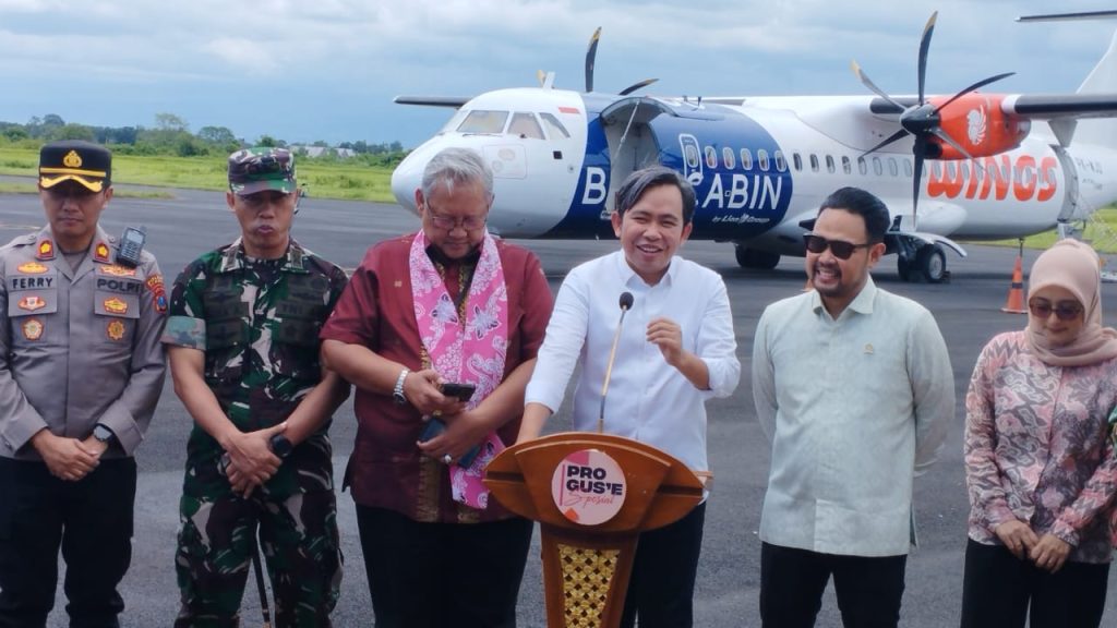 Foto Edi Mulyono.Bupati Jember Muhammad Fawait dalam peresmian pembukaan rute Baru Jember Bali..