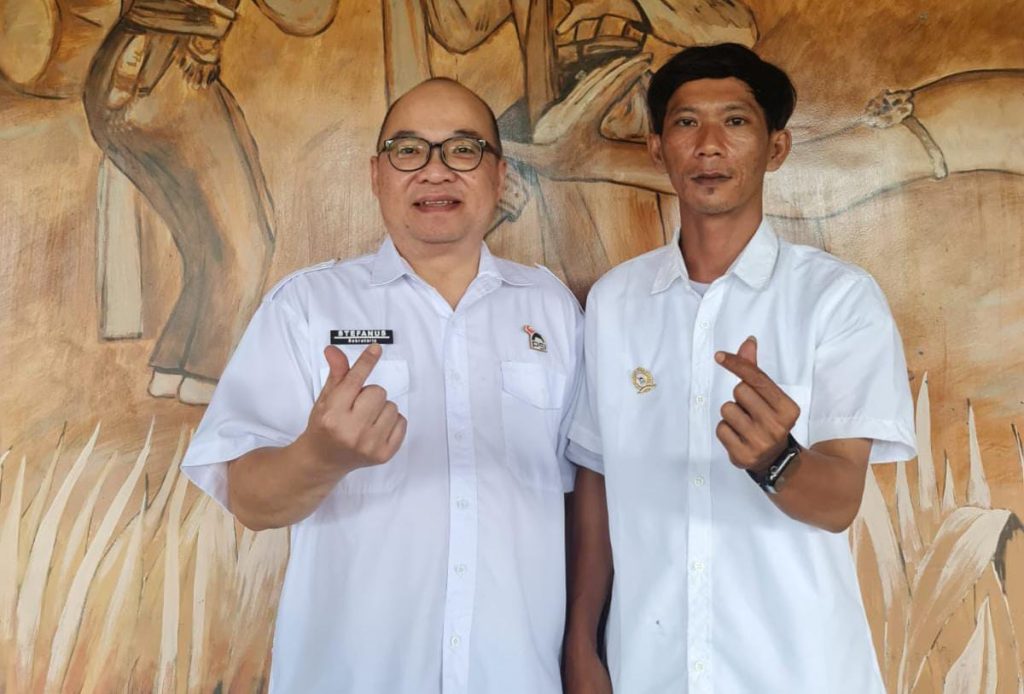 Stefanus Kurnianto, Sekretaris DPD PSI Kabupaten Mojokerto. dan Riki bidang Organisasi, Kaderisasi, dan Keanggotaan (OKK) sekaligus penanggung jawab media DPD PSI Kabupaten Mojokerto, Sabtu (3/1/2026).(Riki/PSI Mojokerto)