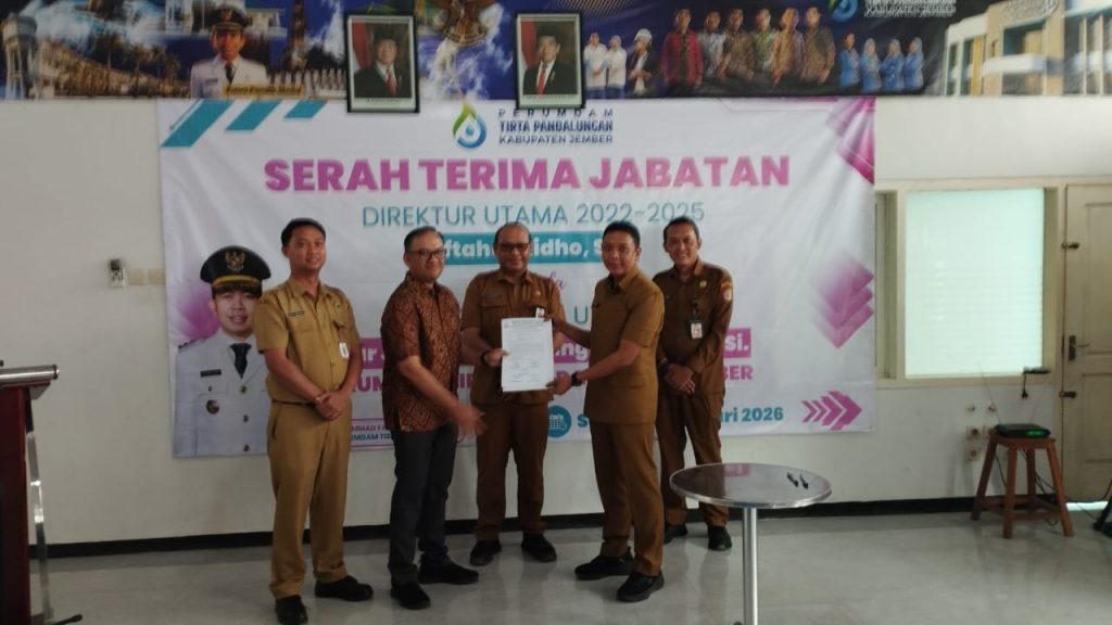 Pj Sekda Kabupaten Jember hadiri serah terima jabatan Direktur Utama perumdam Tirta Pandalungan (Edi Mulyono/GOnews.id)