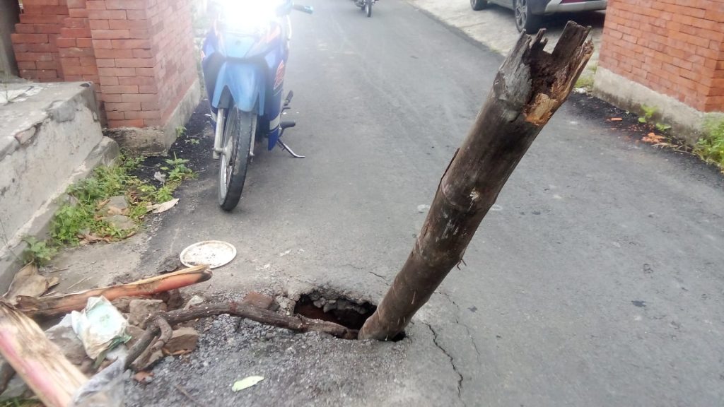 Proyek Jalan Lingkungan Kranggan Mojokerto Diduga Bermasalah