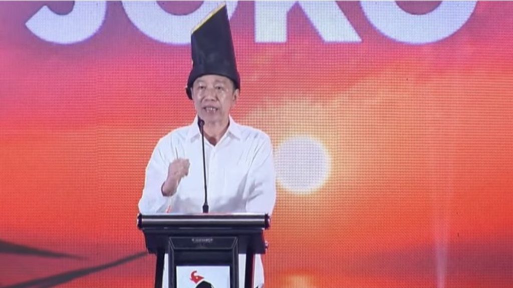 Jokowi memberikan pengarahan di rakernas PSI 2026 di Kota Makassar. (Foto: dok. YouTube PSI)