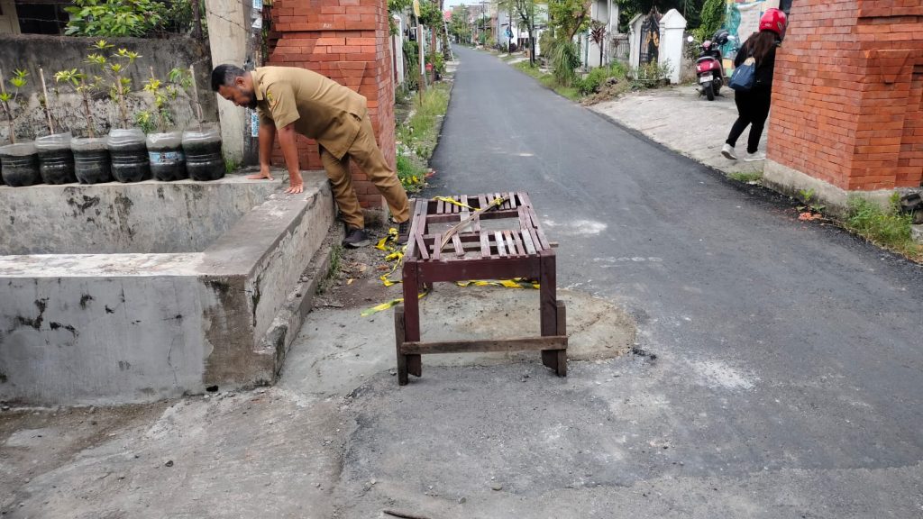 Jembatan Lingkungan di Kecamatan Kranggan Diperbaiki, Warga Sambut Positif perbaikan proyek pemeliharaan jalan lingkungan di Kecamatan Kranggan