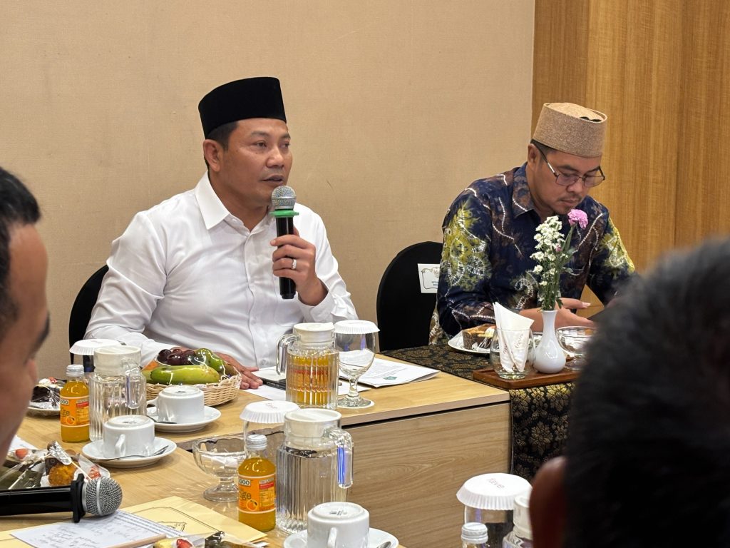 Bupati Sidoarjo Subandi Bersama Ketua DPRD Sidoarjo Abdillah Nasih