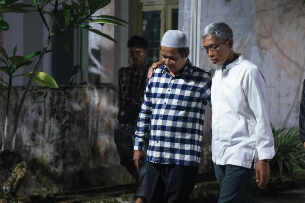 Pendaki Bukit Mongkrang Ditemukan Tewas Setelah 24 Hari Sekretaris Daerah Provinsi Jawa Tengah, Sumarno, hadir langsung melayat ke rumah duka pada Selasa malam ( dok.prov Jateng)