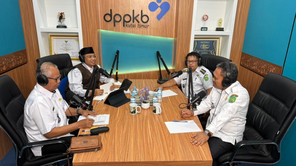 Kutim Perkuat Strategi Cap Jempol Stop Stunting Suasana Podcast Bangga Kencana di Ruang Multimedia Kantor Dinas Pengendalian Penduduk dan Keluarga Berencana (PPKB) Kutim, Rabu (18/2/2025).(Wahyudi/GOnews.id)