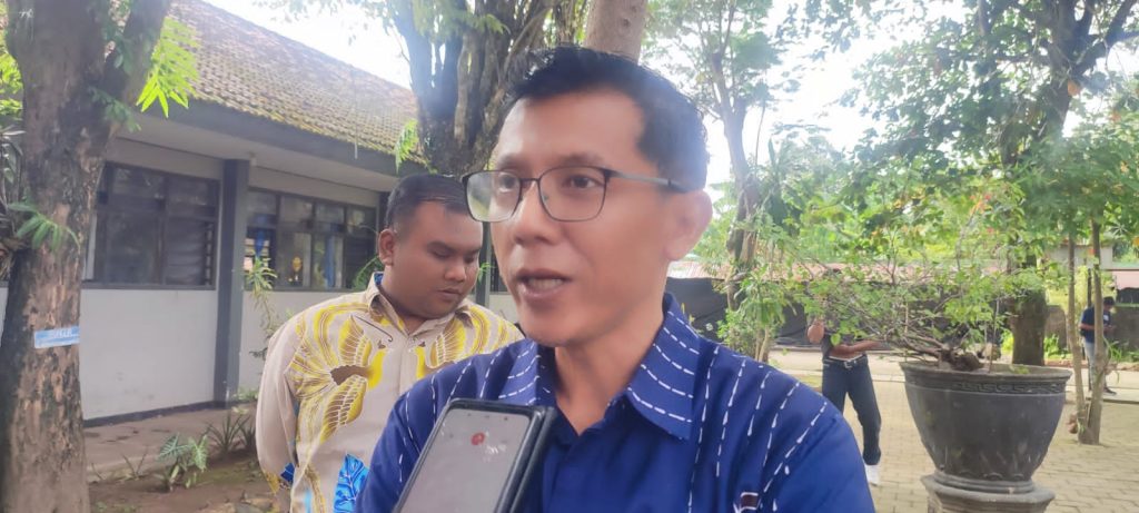 DPMD Jember Luruskan Isu Aturan Pilkades 2027 Kepala dipemasdes Jember Adi Wijaya saat dikonfirmasi .Foto Edi Mulyono