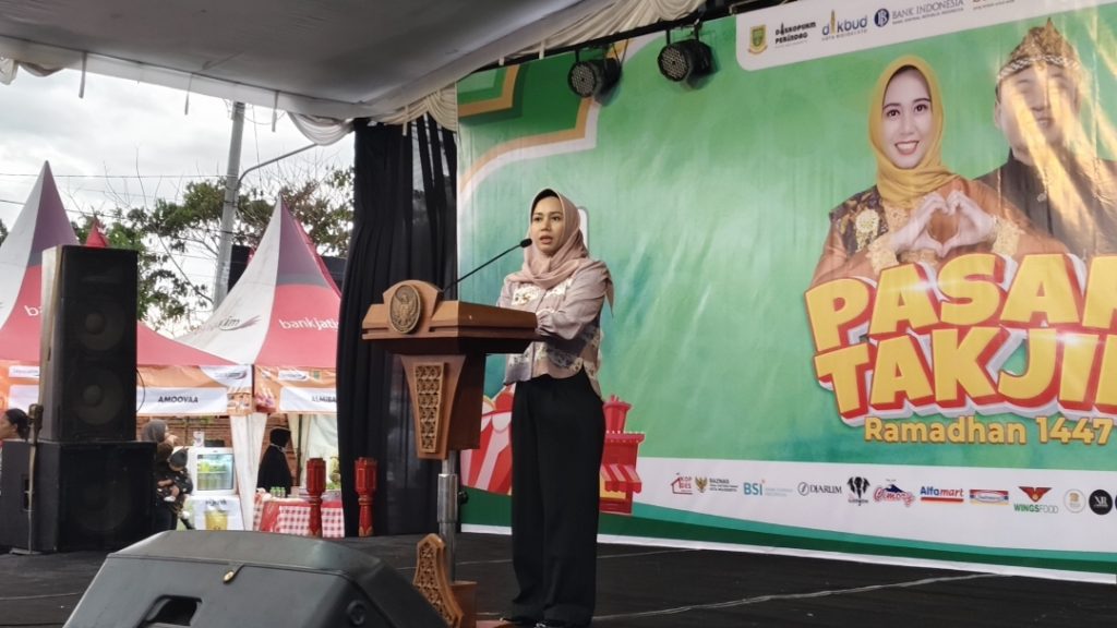 Pasar Takjil Ramadan 1447 H Hidupkan UMKM Kota Mojokerto Wali Kota Mojokerto, Ika Puspitasari,