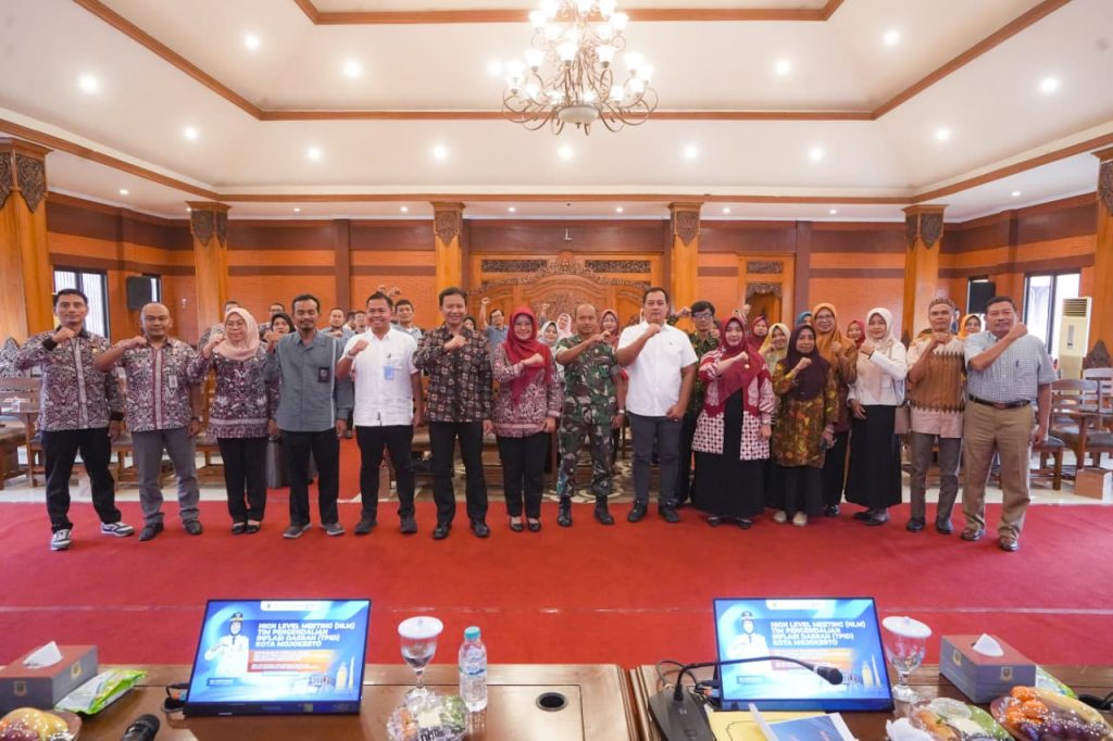 Jelang Ramadan, Kota Mojokerto Perkuat Operasi Pasar Pemkot Mojokerto optimalkan operasi pasar lewat TPID dan KKMP jelang Ramadan 1447 H
