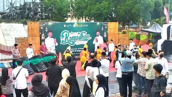 Bedug Ramadhan Gema, UMKM Bondowoso Bangkit pembukaan festival ramadhan dialun - alun bagus asra kabupaten bondowoso 20/02/2026.