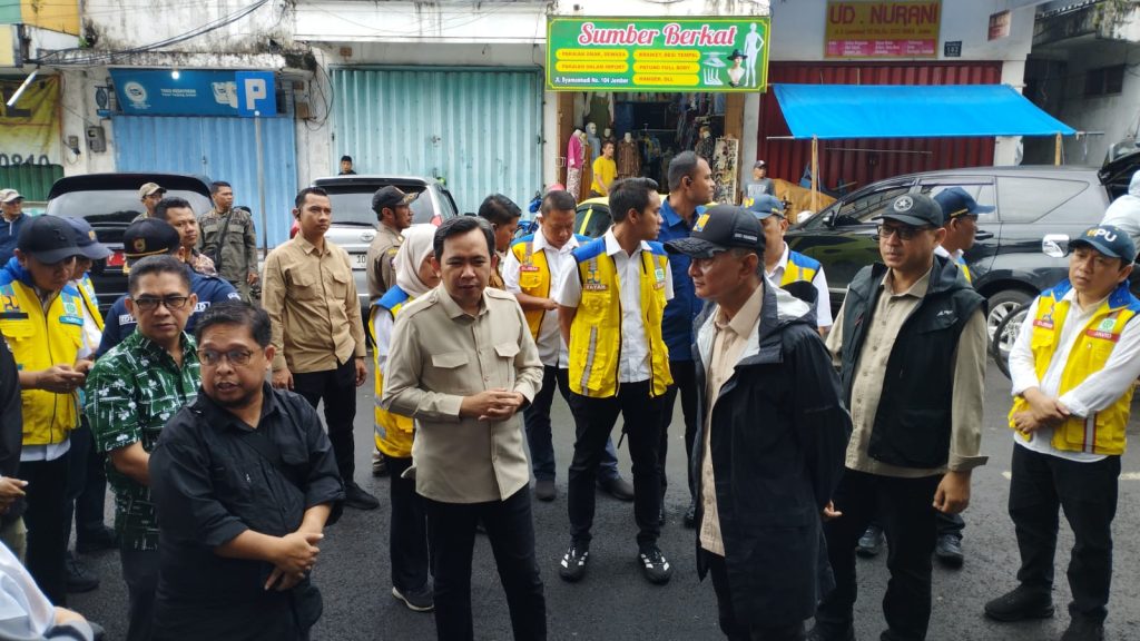 Revitalisasi Pasar Tanjung Usung Kearifan Lokal Mentri Pekerjaan Umum RI ,Dody Hanggodo di dampingi Bupati JEMBER Muhamad Fawait saat tinjau Pasar Tanjung.foto Edi Mulyono