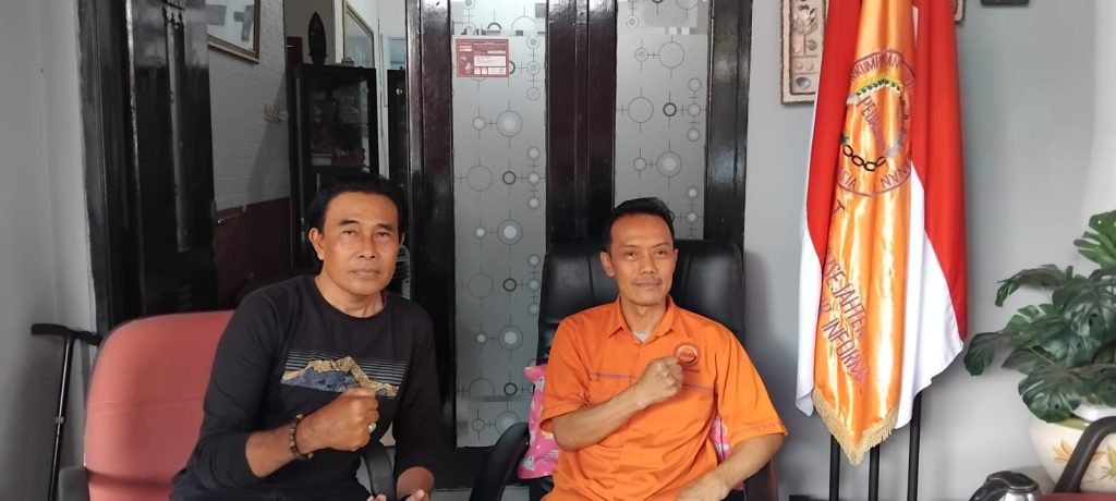 Pedalindo Tolak Relokasi PKL ke MPP Sidoarjo Junius Bram saat ditemui wartawan di kantornya, Senin (23/2/2026)