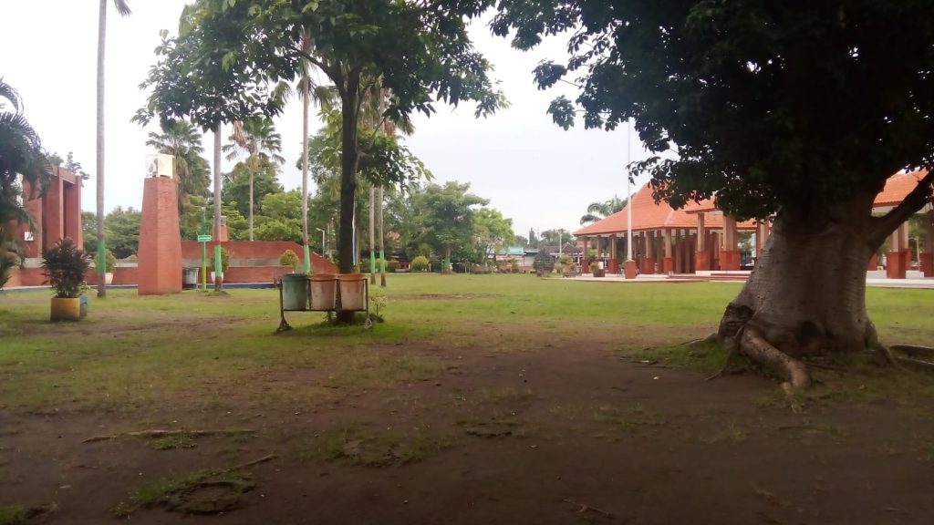 Kawasan parkir di Alun-Alun Kota Mojokerto