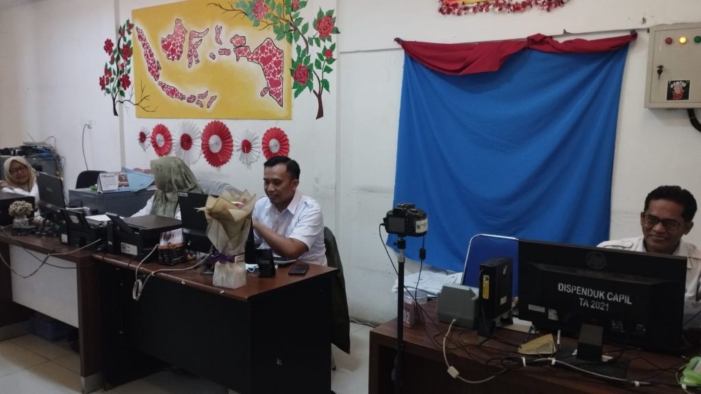 Viral Keluhan E-KTP, Patrang Buka Penjelasan Ruang Perekaman E KTP Kecamatan Patrang.Foto Edi Mulyono