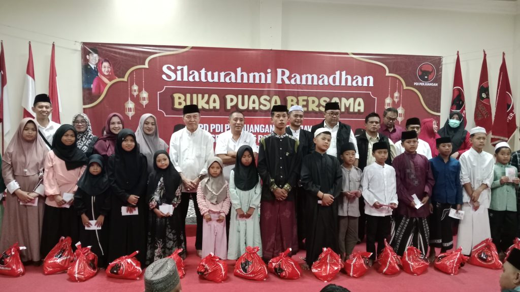 Dewan Pimpinan Daerah (DPD) PDIPJawa Timur menggelar Safari Ramadan ke kabupaten bondowoso. 14/3/2026.