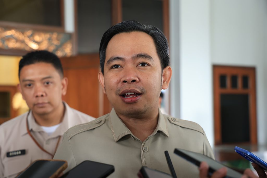 Bupati Jember Tegas Berantas Mafia BBM Bersubsidi Bupati Jember Muhamad Fawait saat menyampaikan Kecaman keras kepada penyalah gunaan BBM subsidi. Foto Diskominfo
