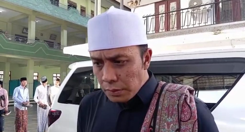 Gus Kautsar Ajak Hormati Perbedaan Lebaran Pengasuh Pondok Pesantren Al Falah, KH Muhammad Abdurrahman Al Kautsar (Gus Kautsar) saat diwawancara, Jumat (20/3/2026).(DR/GOnews.id)