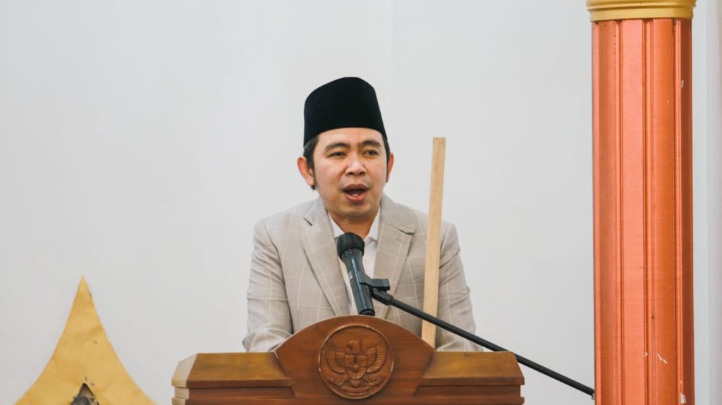 Pemkab Jember Percepat Pencairan Hak Keuangan, Pastikan Warga Sambut Lebaran Lebih Sejahtera Bupati Jember Muhamad Fawait saat sampaikan komponen realisasi THR.foto Diskominfo