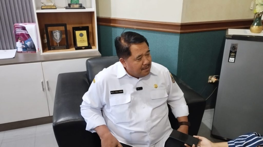 Jember Buka Posko THR, Perusahaan Diminta Taat Aturan Kepala Disnaker Jember Hadi Mulyono saat dikonfirmasi dikantornya.Foto Edi Mulyono