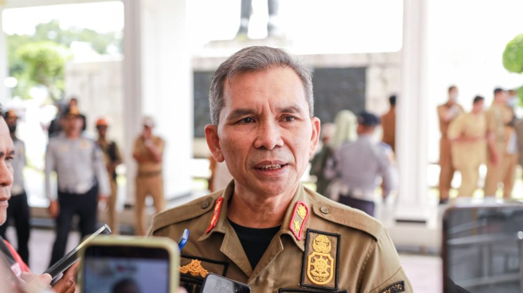 Kepala satpol PP Kabupaten Jember Bambang Rudiyanto saat wawancara.