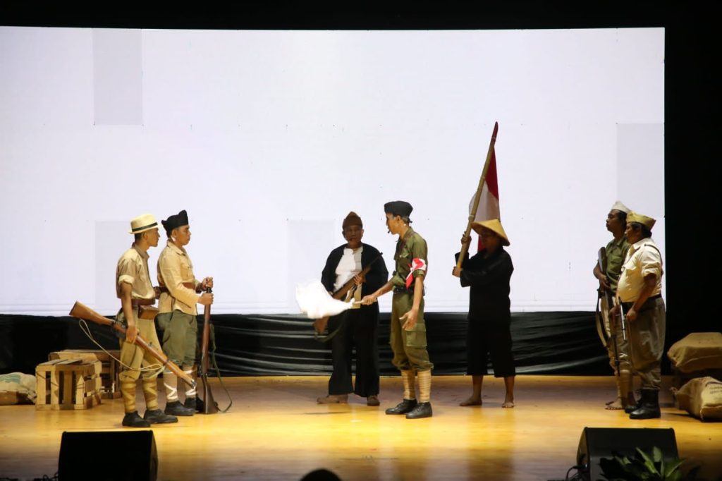 Tiga Pilar Budaya Surabaya Didorong Bersinergi Pertunjukan teatrikal dari Komunitas Juang Surabaya di Balai Pemuda, Jalan Gubernur Suryo No.15, Embong Kaliasin, Kecamatan Genteng, Surabaya. (Humas Pemkot Surabaya)