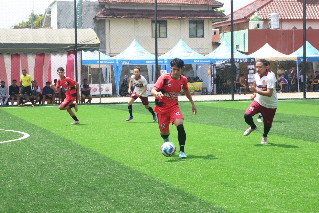 Inzia Kediri Dorong Pembinaan Lewat Turnamen Mini Soccer Klub Gambiran FC vs Ponpes Wlibarokah Kediri saat berlaga dalam Turnamen inzia mini soccer Kediri cup series #1