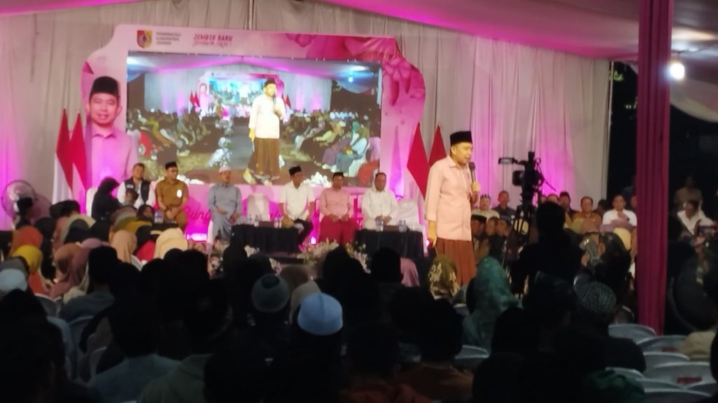 Bupati Jember Gus Fawait saat bertemu tokoh masyarakat, pemuda dan influencer di acara bunga desaku ptpn Mumbulsari. Foto Edi Mulyono