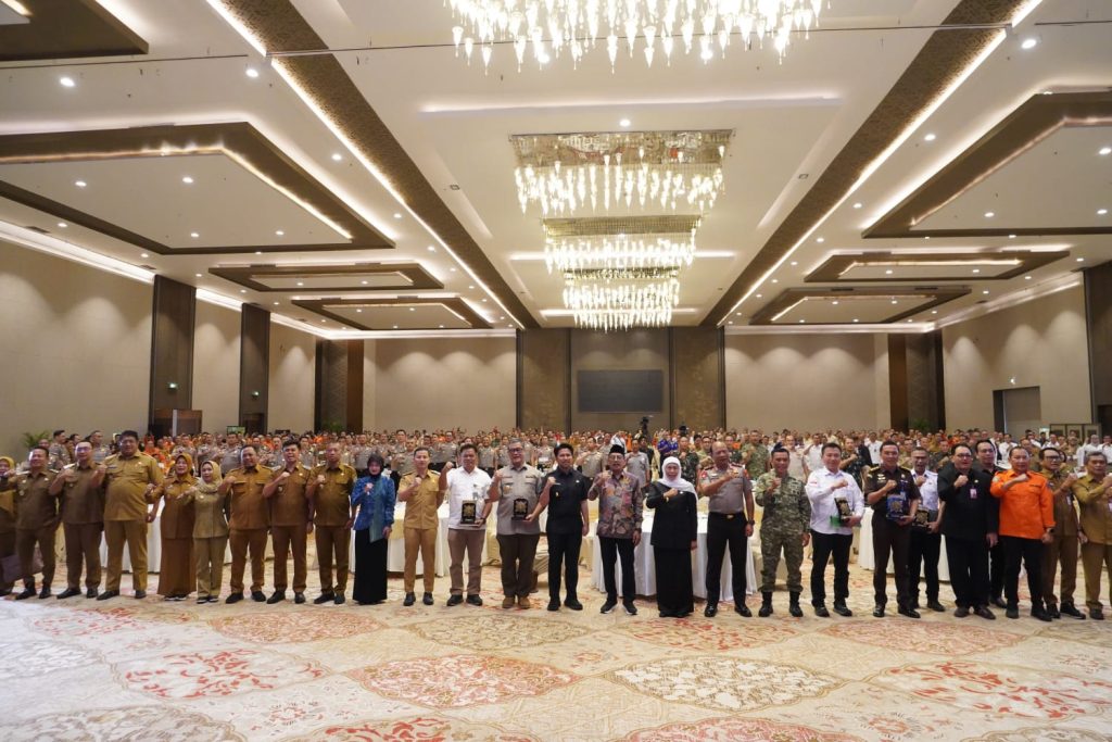 Wakil Bupati Mojokerto Muhammad Rizal Oktavian hadir dalam Rapat Koordinasi Penanganan Dampak Hidrometeorologi dan Potensi Bencana Musim Kemarau 2026 yang digelar di Hall Dyandra Convention Center Surabaya pada Selasa (7/4/2026)