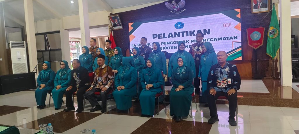 Pelantikan tp pkk kecamatan sekabupaten bondowoso di pendopo raden Bagus asra. Kami 16/4/2026