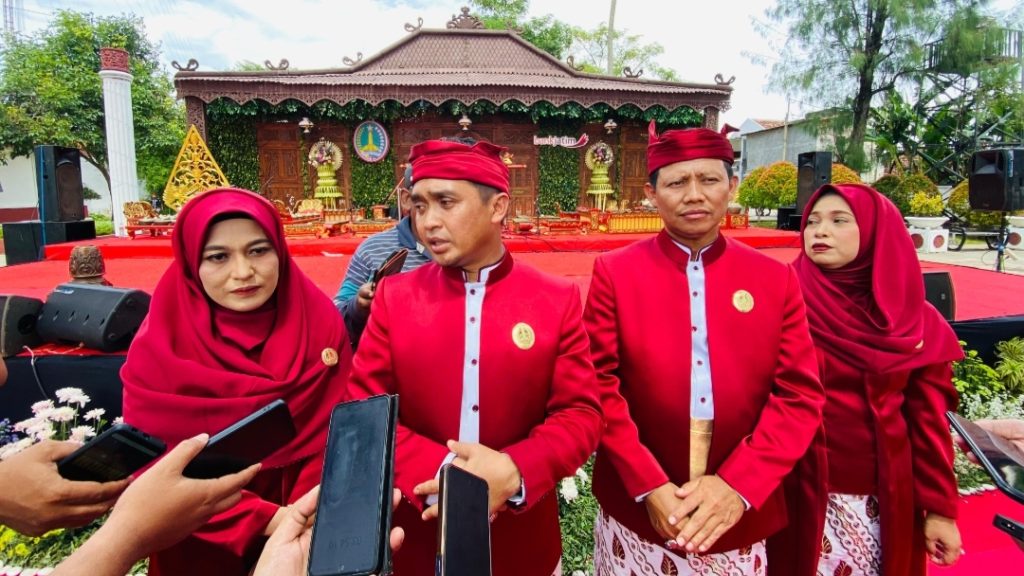 Walikota Pasuruan Adi Wibowo Saat Di temui Dilapangan. Foto Mufida.