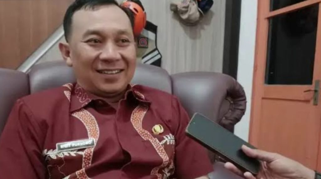 Sigit Purnomo, Kepala Dinas Perhubungan Bondowoso saat diwawancarai, Rabu (8/4/2026) (Doni/GOnews.id)