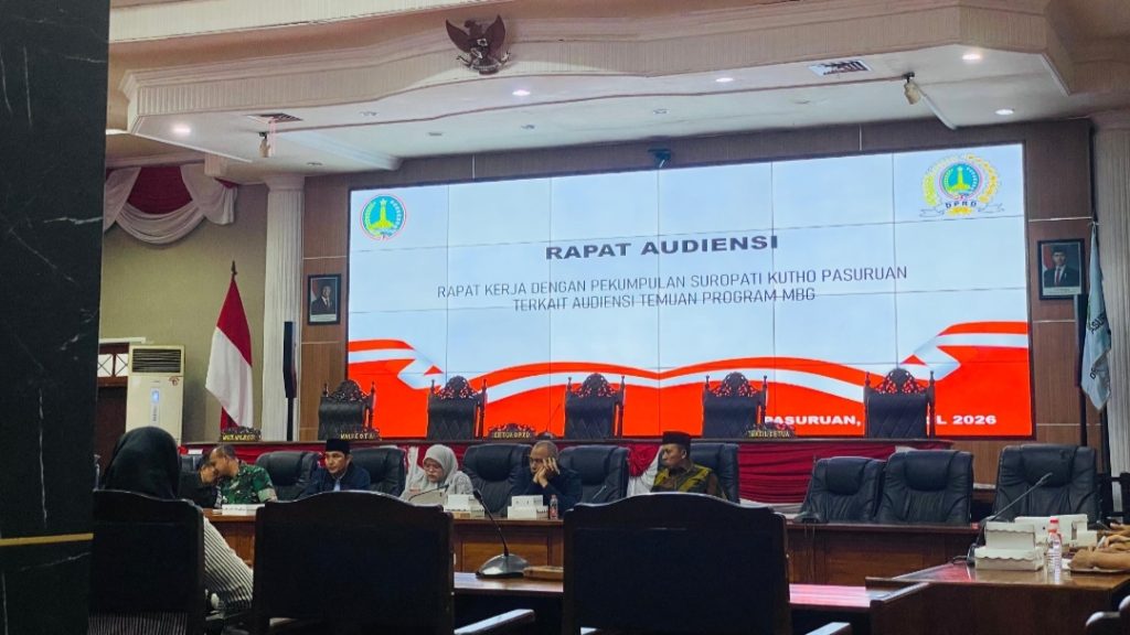 Audiensi di gedung DPRD Kota Pasuruan. Foto Mufida