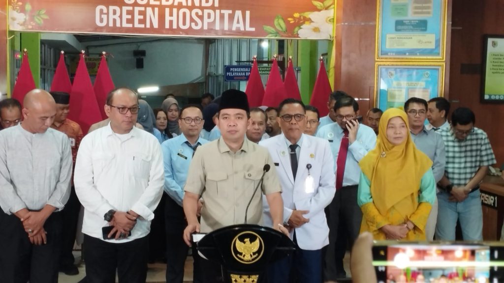 Bupati Jember Muhammad Fawait saat sampai kan RSD dr Soebandi Naik kelas .Foto Edi Mulyono