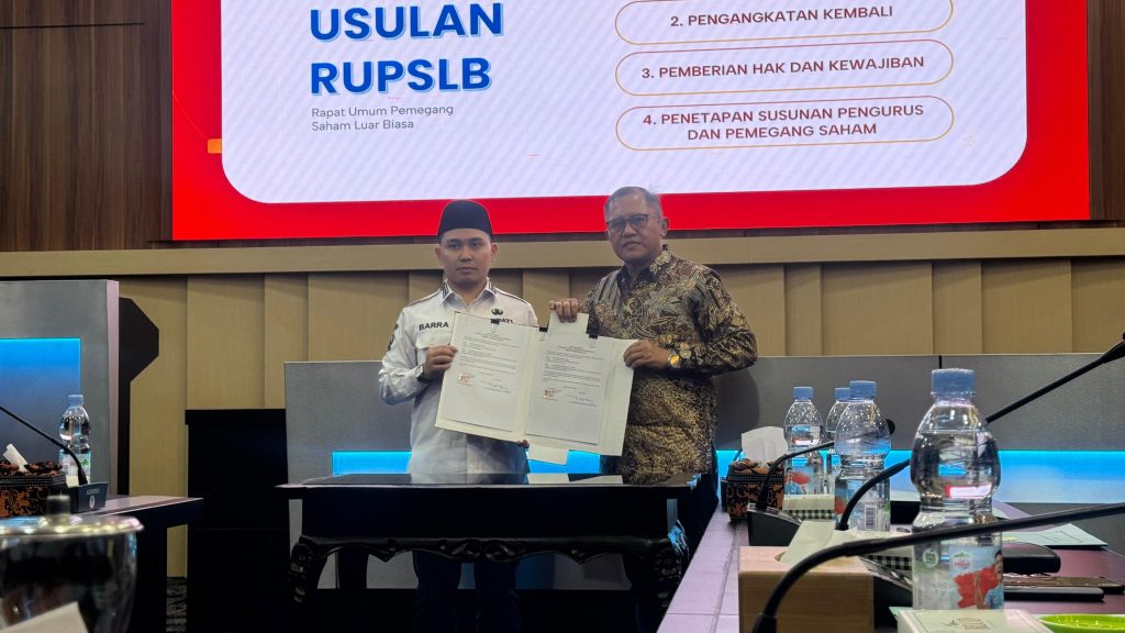 Bupati Mojokerto Muhammad Albarraa saat Rapat Umum Pemegang Saham Luar Biasa (RUPSLB) Perseroda BPR Majatama di Smartroom Satya Bina Karya (SBK), Jumat (24/4/2026) (AN/GOnews.id)