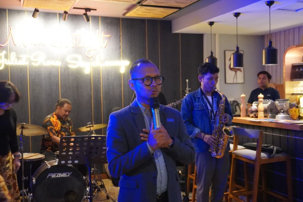 Aston Inn Jemursari rayakan International Jazz Day 2026 lewat Jazz Up dengan kolaborasi musisi lintas kota
