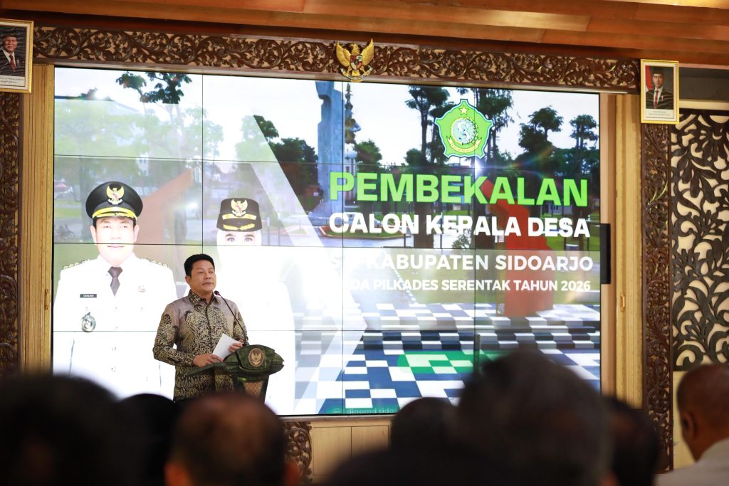 Bupati Sidoarjo H.Subandi saat memberikan pembekalan kepala 230 calon kepala desa (Cakades) di Pendopo Delta Wibawa, Kamis (07/05/2026).