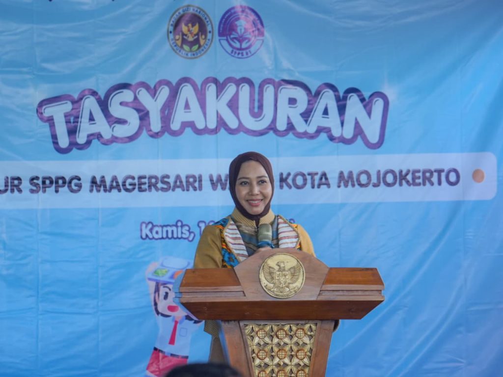 Wali Kota Mojokerto, Ika Puspitasari meresmikan SPPG Wates di Kecamatan Magersari, Kamis (14/5/2026).(dok.Diskominfo)