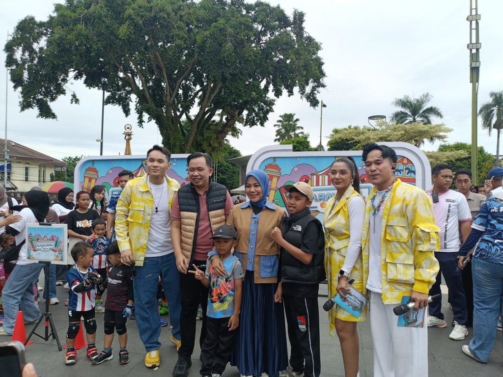 Bupati JEMBER Muhamad Fawait bersama Keluarga saat di acara SCTV 2026. Foto Edi Mulyono