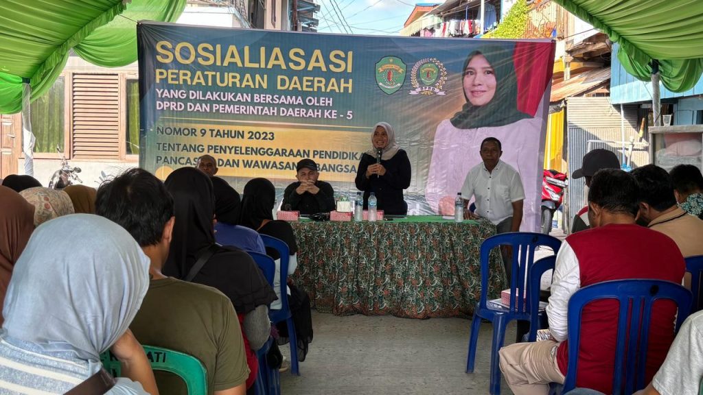 Anggota DPRD Kalimantan Timur, Damayanti sosialisasi Peraturan Daerah (Perda) Nomor 9 Tahun 2023 tentang Penyelenggaraan Pendidikan Pancasila dan Wawasan Kebangsaan di RT 37 Kelurahan Karang Jati, Kecamatan Balikpapan Tengah, Sabtu (23/5/2026). (RP/GOnews.id)