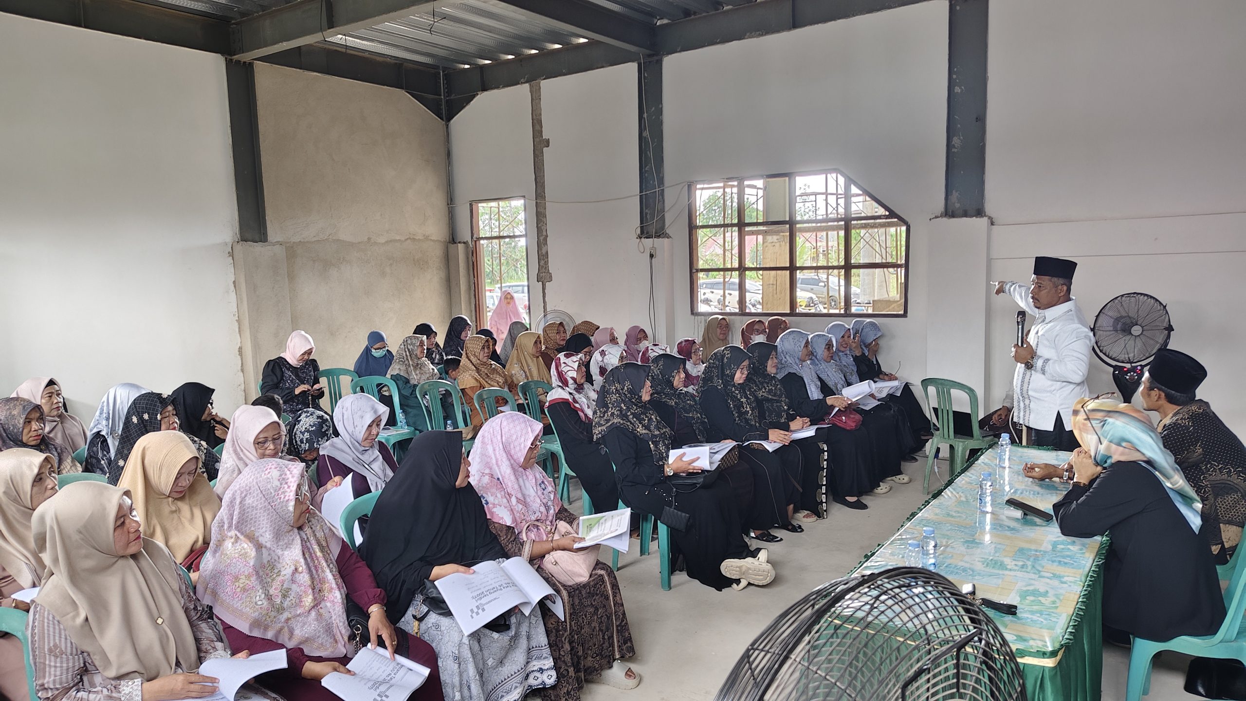 Suasana Penguatan Demokrasi Daerah ke-4 DPRD Provinsi Kalimantan Timur di Sangatta Utara Kutai Timur, Jumat (8/5/2026).