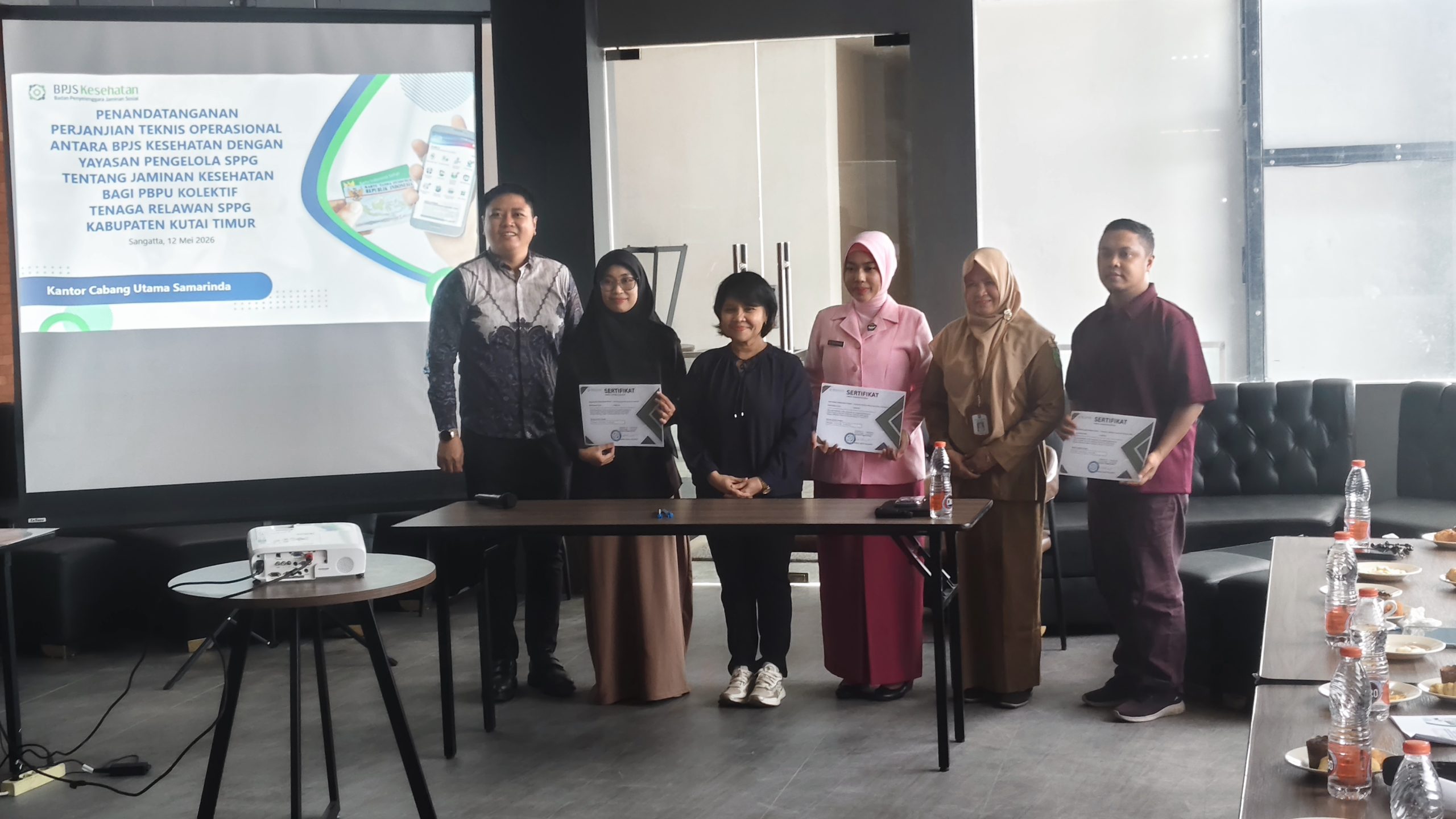 perjanjian kerja sama antara BPJS Kesehatan dengan yayasan mitra Badan Gizi Nasional (BGN) yang digelar di Room Meeting Zenova Hotel, Sangatta, Selasa (12/5/2026).