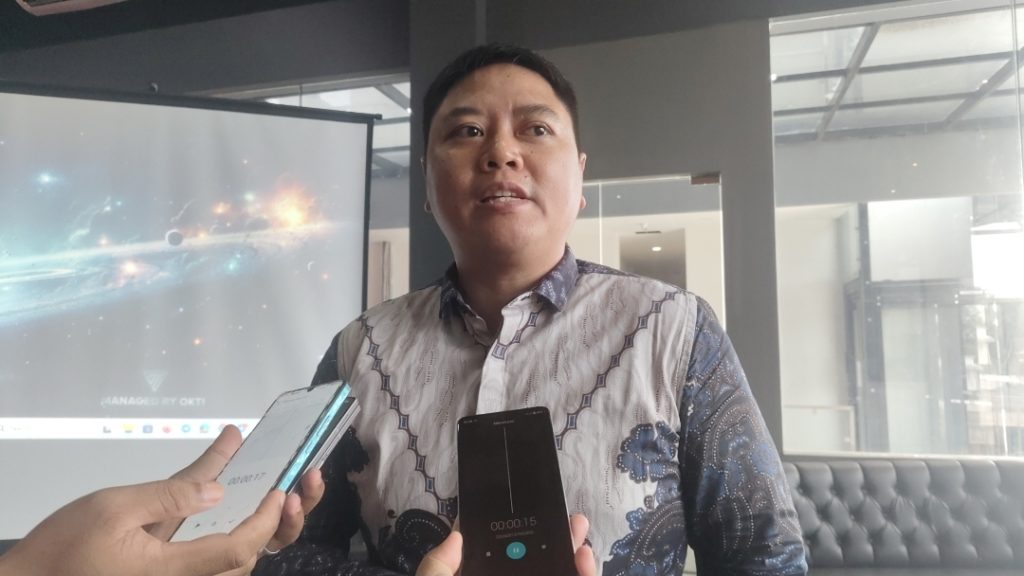Kepala BPJS Kesehatan Kabupaten Kutai Timur, Herman Prayudi saat diwawancarai di Hotel Zenova, Sangatta, Selasa (12/5/2026). (Wahyudi/GOnews.id)