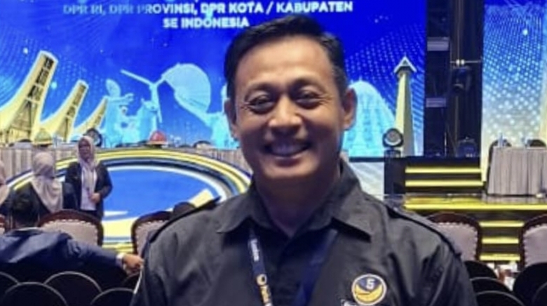 NasDem Soroti Data Bansos, Desak Evaluasi Total H. Hery Suyatnoko, S.E., anggota DPRD Kabupaten Mojokerto dari Fraksi NasDem saat menyampaikan evaluasi penyaluran bansos.