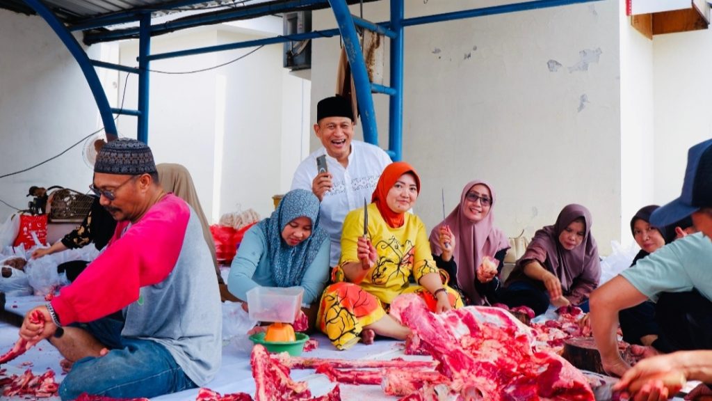 RSUD dr. R. Soedarsono Kota Pasuruan menyembelih dua sapi dan satu kambing kurban pada Iduladha 1447 H