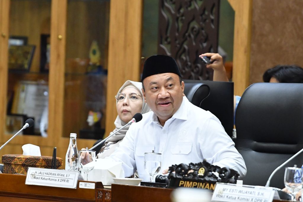 SE Mendikdasmen Dinilai Lindungi Nasib Guru Non-ASN Lalu Hadrian Irfani, Wakil Ketua Komisi X DPR RI,