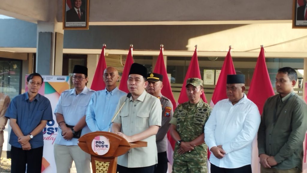 Pro Gus’e Update Jadi Panggung Transparansi, Gus Fawait Paparkan Rp312 Miliar Dukungan untuk Pertanian Jember Bupati Jember Muhamad Fawait bersama para OPD dalam acara pro Gus,e update. Foto Edi Mulyono